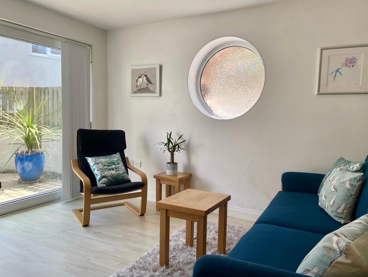 Apartment Above The Bay - Enclosed Garden With Parking