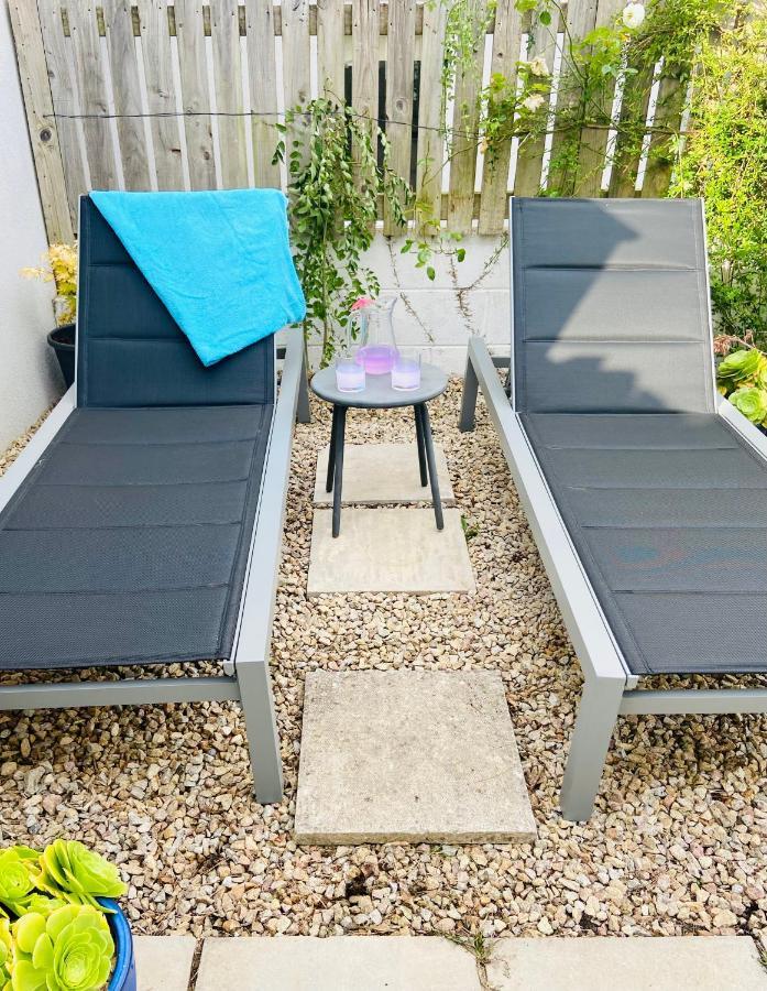Above The Bay - Enclosed Garden With Parking