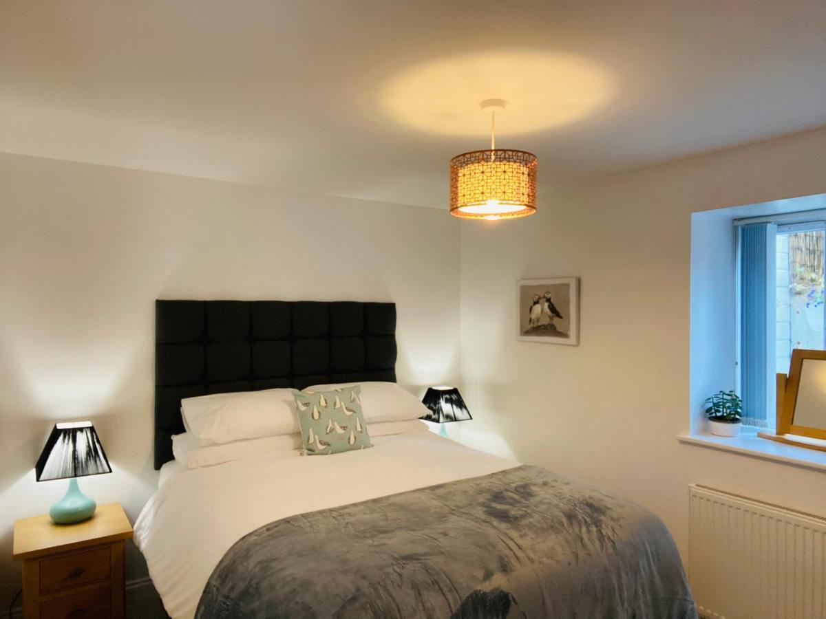 Above The Bay - Enclosed Garden With Parking Apartment