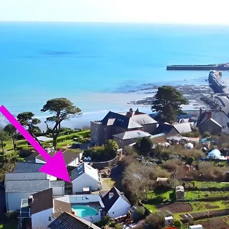 Above The Bay - Enclosed Garden Apartment With Parking Penzance Exterior photo