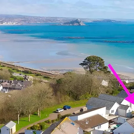Above The Bay - Enclosed Garden Apartment With Parking Penzance Exterior photo